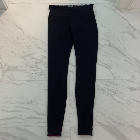 Lululemon Reversible Leggings - Picture 4 of 5
